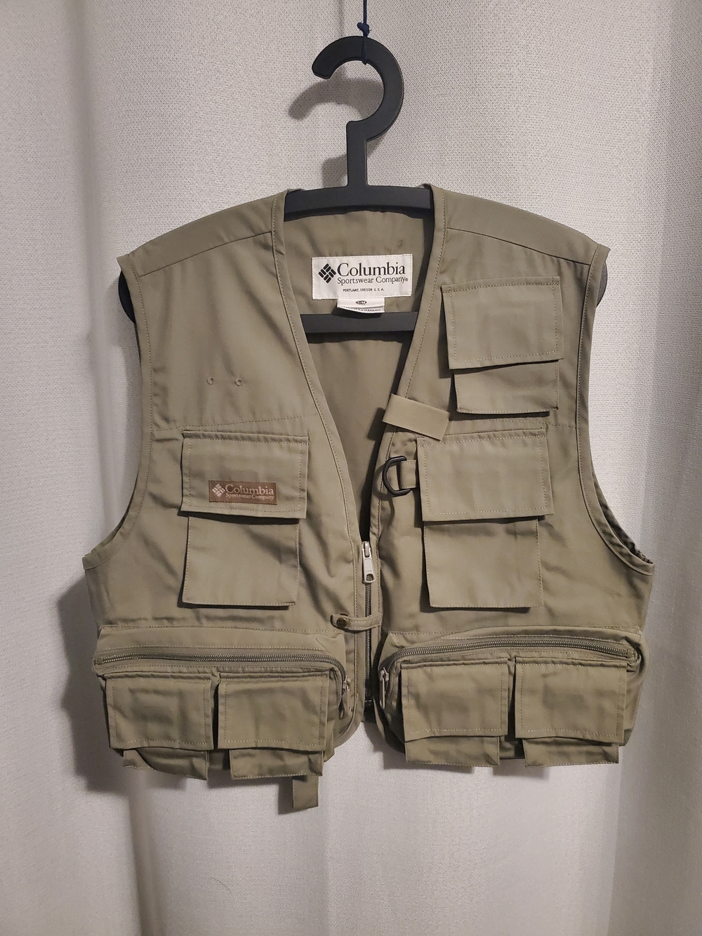 Columbia Men's Beige Utility Fishing Vest, Small/Medium, Cotton/Polyester Blend